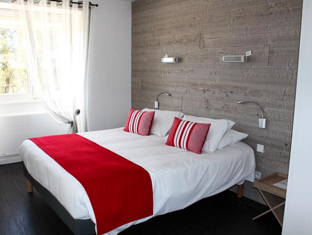Logis Hotel "Ici M'Aime" Rouvray  Exterior photo