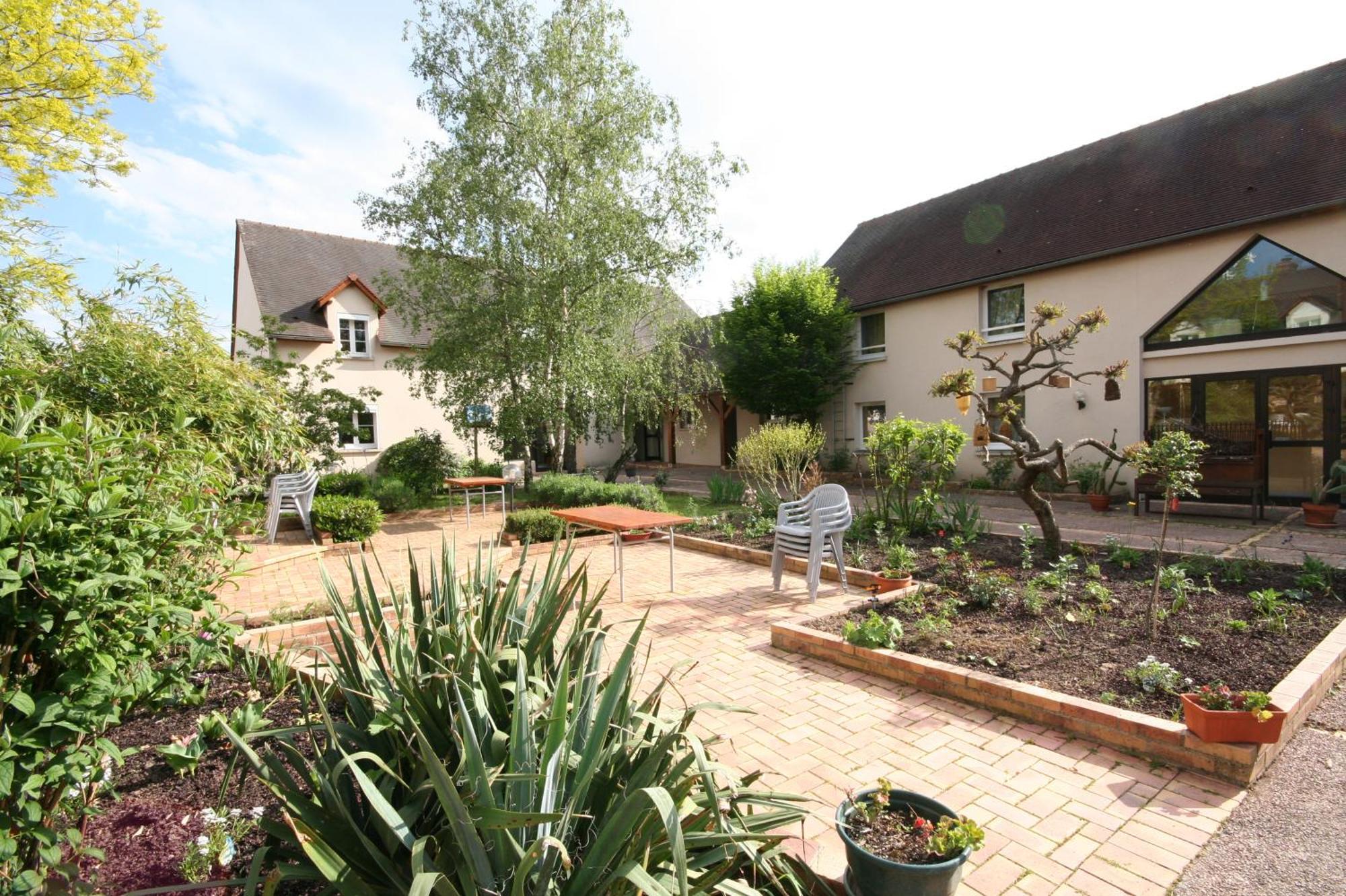 Logis Hotel "Ici M'Aime" Rouvray  Exterior photo