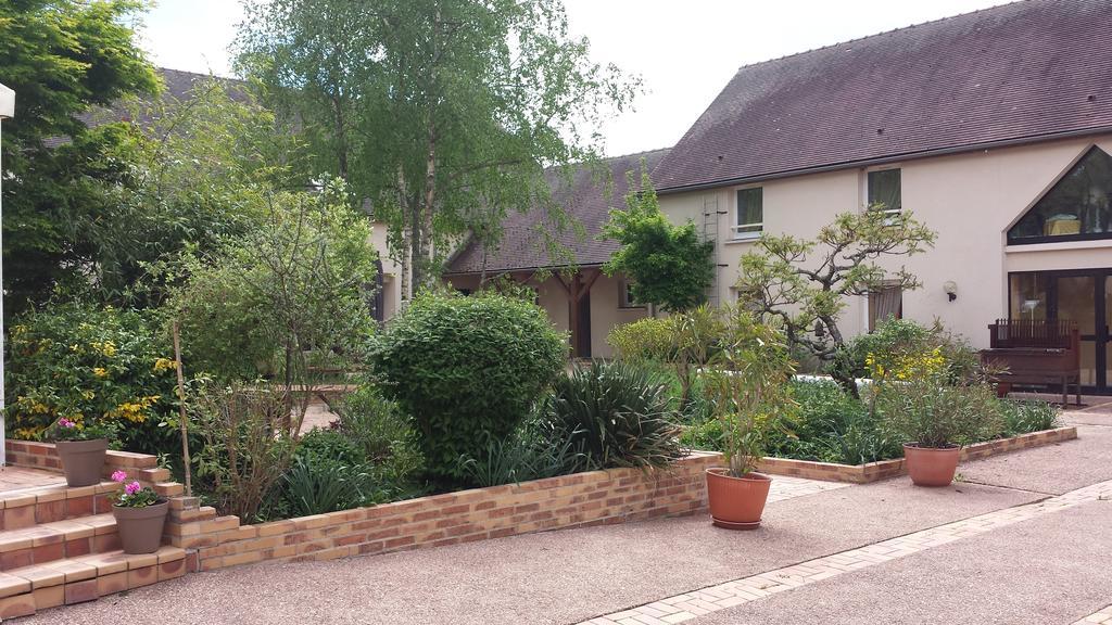 Logis Hotel "Ici M'Aime" Rouvray  Exterior photo