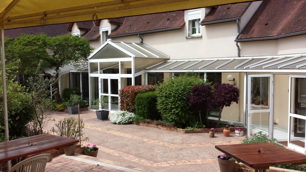 Logis Hotel "Ici M'Aime" Rouvray  Exterior photo